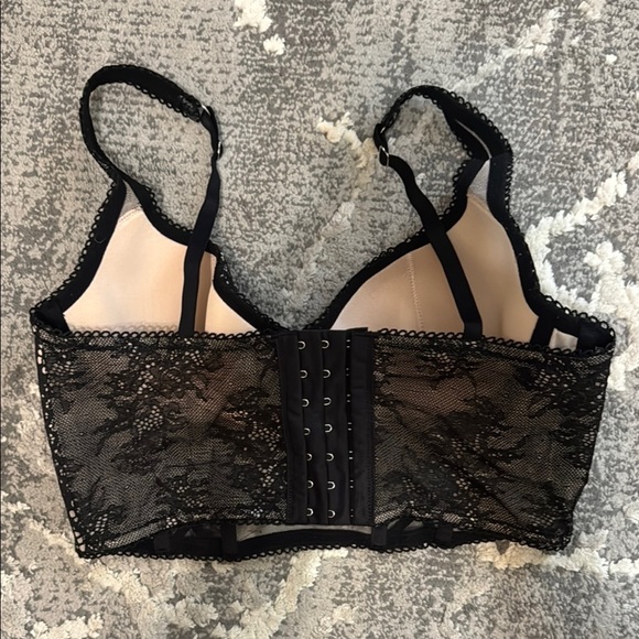 Victoria Secret Black Lace Longline Bra with Delicate Floral Design Size 34C - Picture 3 of 4